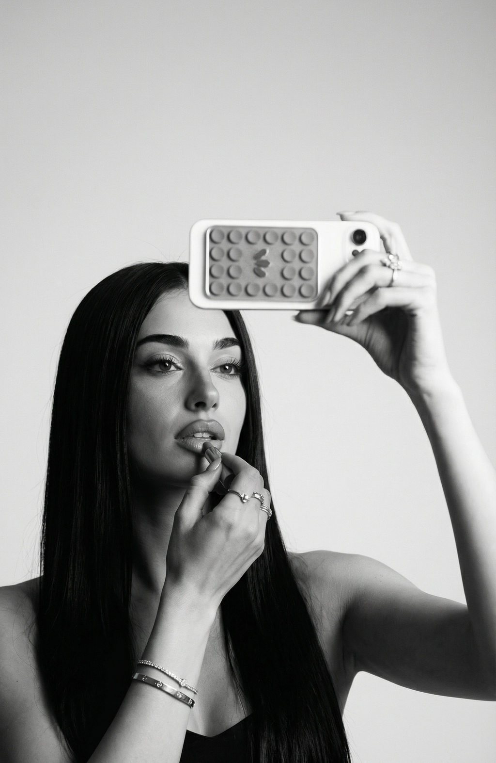 JHADE PopCase Maxi suction grip phone case, lifestyle shot