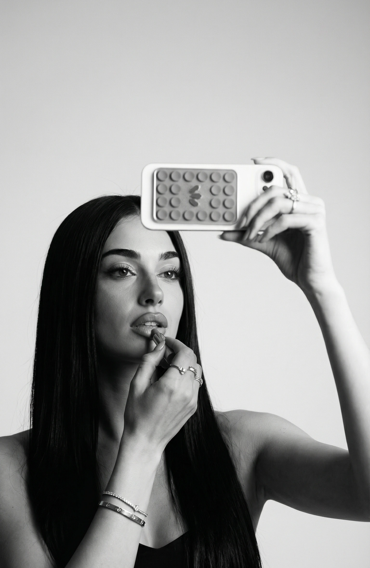 JHADE PopCase Maxi suction grip phone case, lifestyle shot